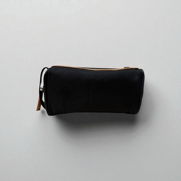 BVLGARI x Emirates Travel Makeup Bag in black & tan - Picture 5 of 7